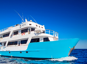 yacht-aqua-galapagos-islands