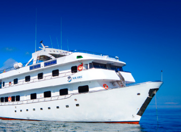 yacht-solaris-galapagos-islands